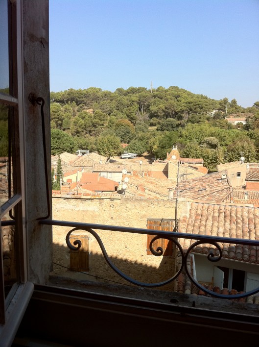 Utsikt från rummet vi hyrde på slottet i Murviel i iktober 201q