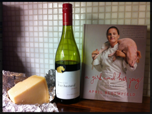 Franskt vin, italiensk ost, engelsk kokbok...