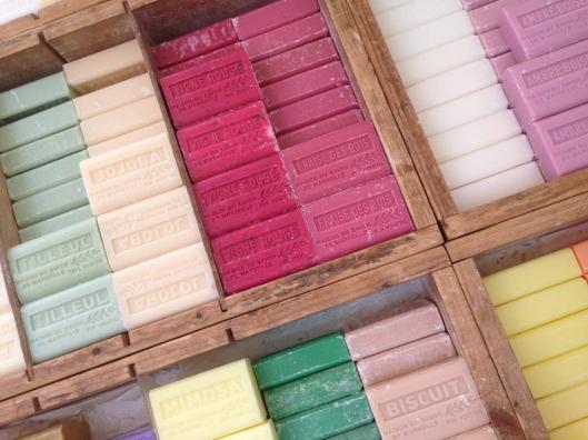 Vackra att se på är tvålarna från Savon Artesanal de Provence