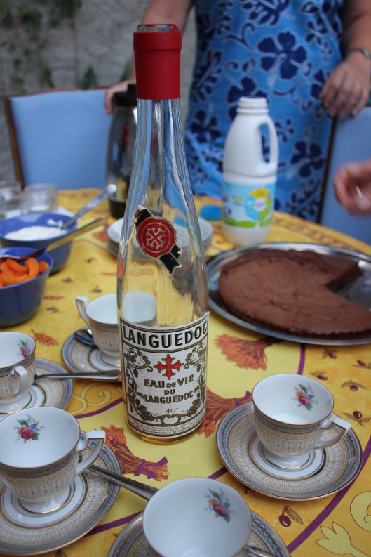 Lokal Marc gjord på druvrester - mja... men tårtan smakade förträffligt.